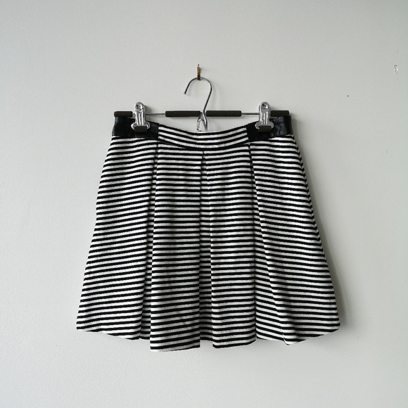 Club Monaco Dresses & Skirts - Club Monaco Striped Skirt, Size 4